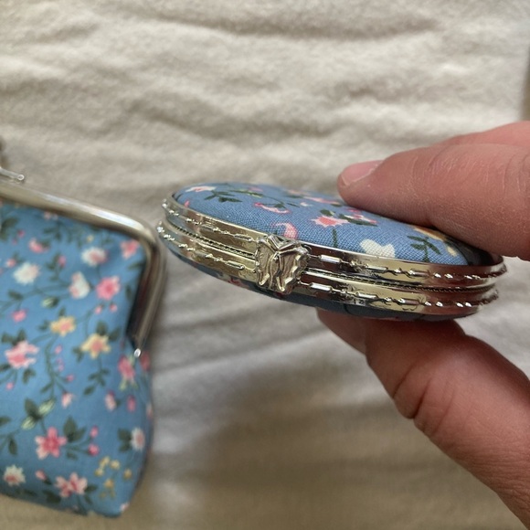 3 Pieces - Floral Blue Kiss-lock Set - Picture 14 of 16